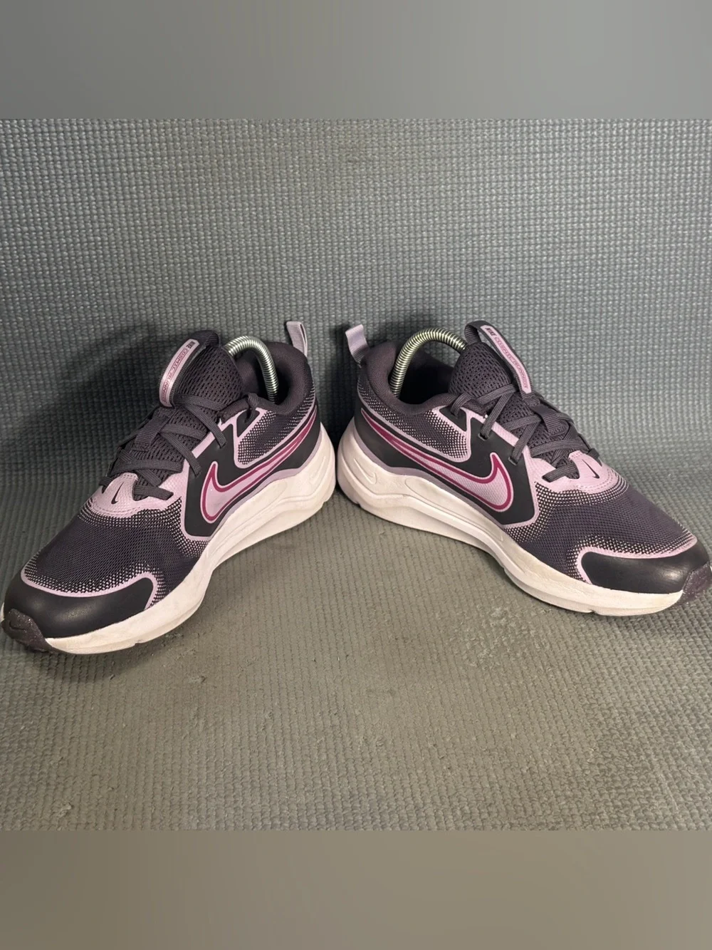 Nike Cosmic Runner 'Dark Raisin’ Athletic Shoes Size 7Y Sz 8.5 Women’s